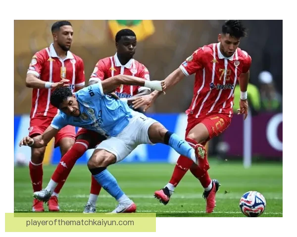 足球联赛新闻：各队状态分析，竞争愈发激烈