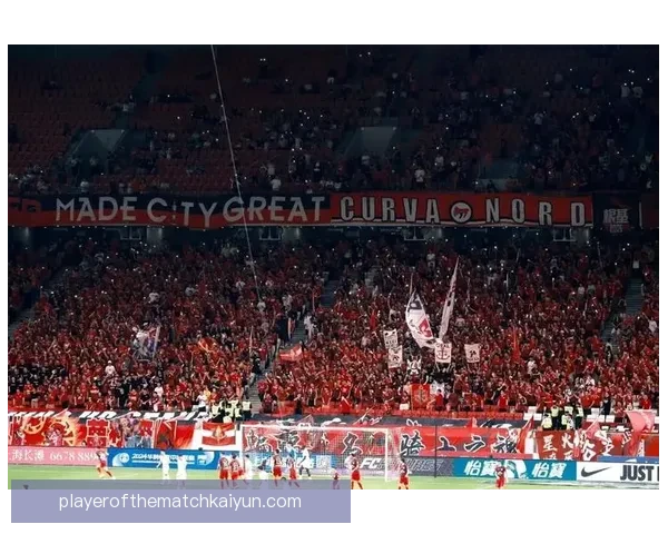 足球赛事花絮：精彩回顾与焦点瞬间解析