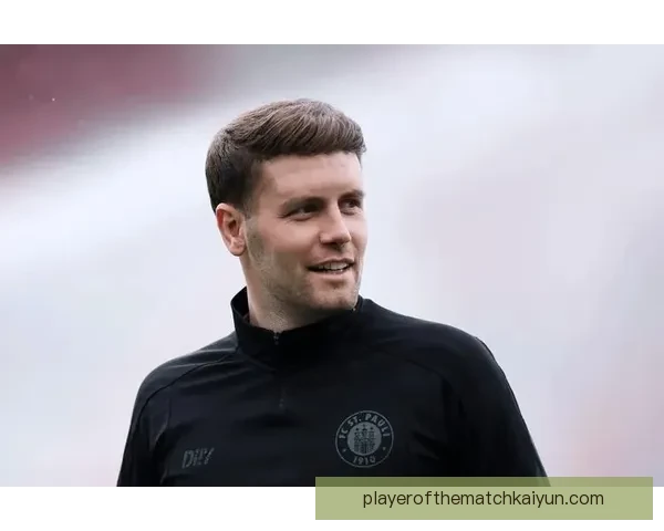 阿隆索防守拦截数据持续提升，表现稳健成为球队关键球员